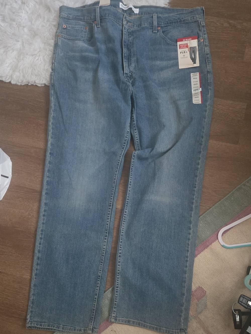 Levi's Men's Light Blue Relaxed Fit Jeans